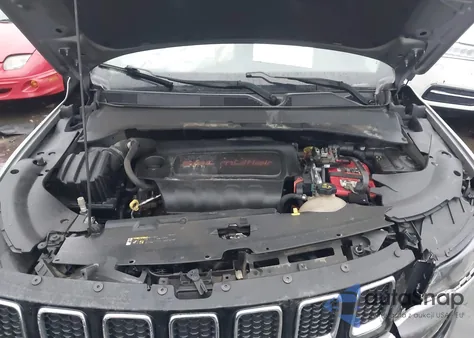 2019 Jeep Compass Latitude Fwd z USA, uszkodzony, nr VIN 3C4NJCBB8KT855053